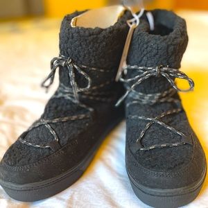 Old Navy women's faux fur lined Sherpa boots black size 7